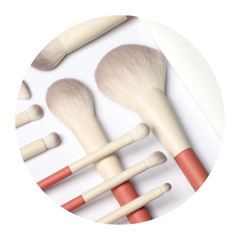 In stock 12 holiday series terracotta red makeup brushes, soft fiber hairy wooden handle blush, a full set of beauty tools
